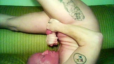 Boquete Bisexual Caseiro com Gozada na Boca e Facial