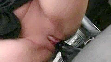 Namoradas Loiras Safadas Cavalgam Marcha no Carro Caseiro