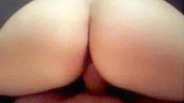 Pornô Caseiro com Namorada Morena Novinha Rebolando no Pau