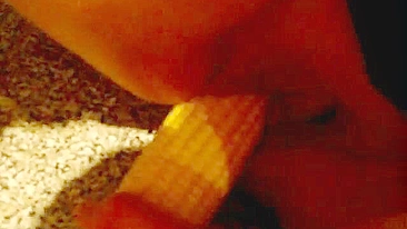 Esposa MILF Caseira Gozando com Dildos e Esguichando