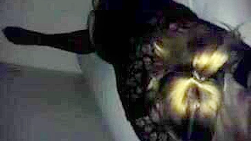 Loira universitária amadora leva fisting e plug no cu com meias caseiras