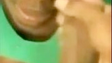 Boquete Caseiro de Ébano com Pauzão e Gozada Bagunçada no Rosto