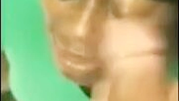 Boquete Caseiro de Ébano com Pauzão e Gozada Bagunçada no Rosto