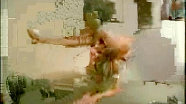 Pornô Caseiro com Ginastas Russas Acrobáticas - Solos Selvagens de Teens