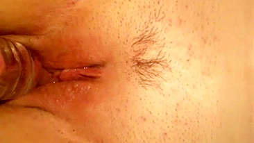 Vídeo Porno Caseiro com Buceta Raspadinha Apertada e Namorada Amadora