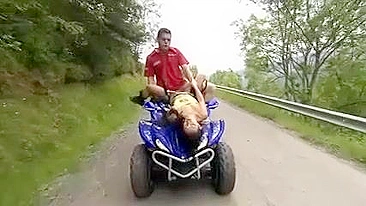 Sexo Caseiro com Casal Asiático Amador em Anal com Gozada no Rosto