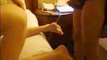 Ménage Bi Amador com Pegging Anal e Gangbang Swinger Caseiro