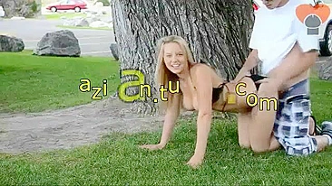 Loirinha Universitária Fodida pelo Namorado no Parque Público