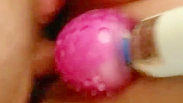 Orgasmo com Jato Caseiro e Gemidos Altos - Namorada Amadora Gozando