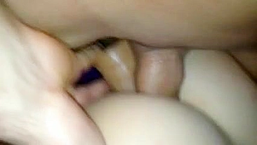 Namorada Amadora com Dupla Penetração Anal por Brinquedos