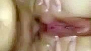 Orgasmos Squirting Caseiros em Anal com Namorada Amadora DP