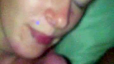 Boquete de MILF Caseiro com Gozada Facial e Brinquedos Sexuais