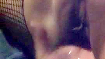 Vídeo Pornô Caseiro - Namoradas Amadoras se Fistando nas Bucetas até Gozar Jorrando