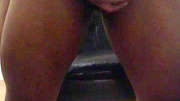 Escrava de Porra Preta Come Gozada Interracial Caseira como Vadia Submissa