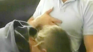 Boquete Caseiro que Virou Público com Namorada Morena Universitária