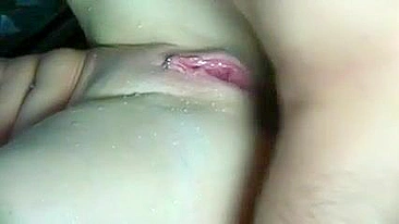 MILF Squirting em Anal Cuckold Fodida em Sexo Amador Caseiro