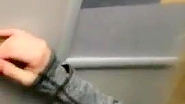 Caseiro Sexo com Namorada Loira Universitária no Provador - Engolindo Porra