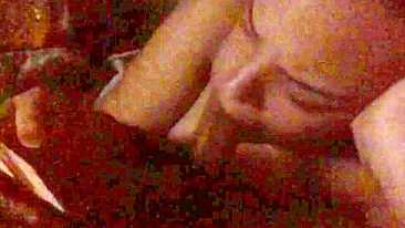 Boquete Caseiro Amador com Pau Preto Grande e Novinha Mandando Mensagem