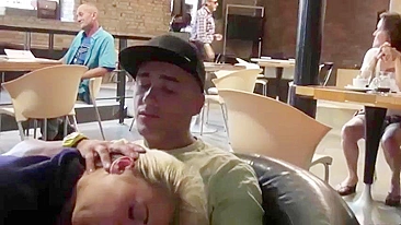 Boquete Caseiro em Público com Loira Amadora