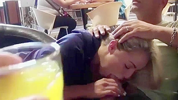 Boquete Caseiro em Público com Loira Amadora