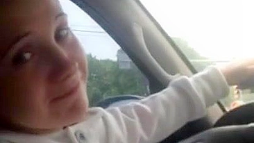 Punheta Pública Caseira com Namorada Traidora no Carro