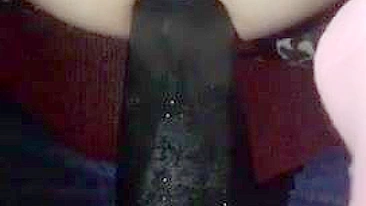 Sexo Anal Caseiro com Twink Magrinho e Dildo Enorme