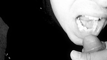 Bissexual Caseiro Engolindo Porra com Amiga Tranny