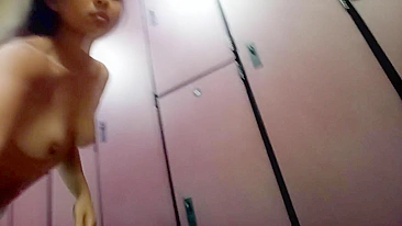 Masturbação Pública com Dedada de Casal Asiático Amador