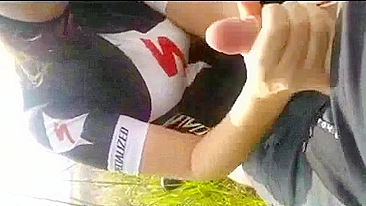 Boquete Caseiro de MILF Tarada em Campo Aberto