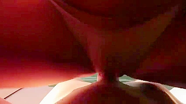 Loira Amadora Cavalgando Pau ao Ar Livre em Vídeo Caseiro