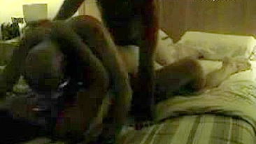 Suruba anal bissexual caseira com corno, mãe gemendo e esposa swinger