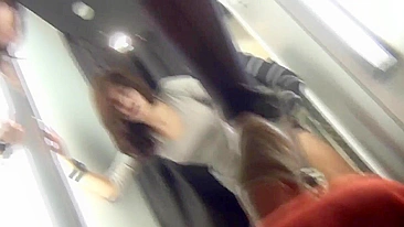 Amadores Alemães Fodendo em Provador Público