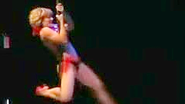 Sexo Caseiro com Vadias Talentosas - Miss Stripper 2009