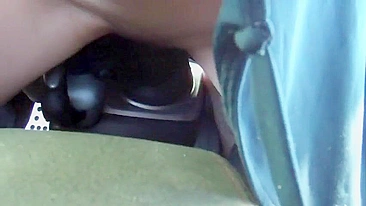 Sexo no Carro Caseiro com Peitões e Dildos - Mila Safada se Masturbando