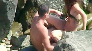 Foda ao ar livre caseira com namoradas universitárias morenas