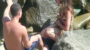 Foda ao ar livre caseira com namoradas universitárias morenas