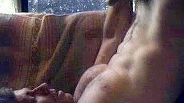 Sexo Gay Caseiro com Gozadas e Engolindo Porra na Cara