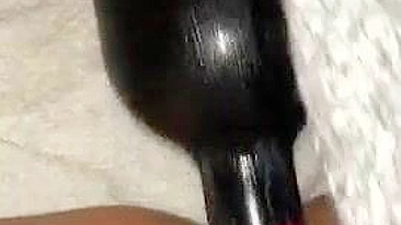 Masturbação Caseira com Garrafas e Consolos Leva a Orgasmos Safados