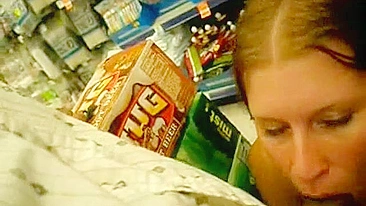 Boquete Caseiro em Público com Namorada Safada