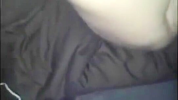 Sexo Caseiro com MILF Fistando e Dando o Cu