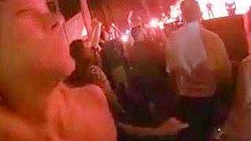 Festa de boquete caseira com vadias amadoras em público