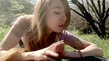 Sexo ao Ar Livre Caseiro com Morena de Pernas Longas
