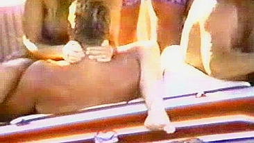 Férias Selvagens - Namorada Loira em Festa de Sexo ao Ar Livre Pública