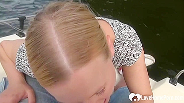 Boquete Caseiro no Lago com Gozada na Boca - Esposa Loira Amadora