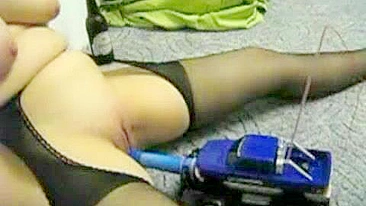 Brinquedos Sexuais Caseiros - Pornô Hilário com Gordinhas e Dildos