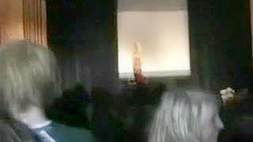 Striptease Amador Caseiro de Universitárias Dançando