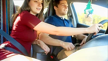 Boquete Caseiro no Carro com Namorada Morena Gostosa