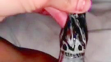 Adolescente Amadora se Masturba com Dildo, Cano e Estudante Tarado