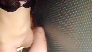 Sexo Público Caseiro com Jovens Amadores na Balada da Facul