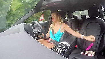 Sexo no Carro Caseiro com Britânica Novinha Gozando, Loira Amadora